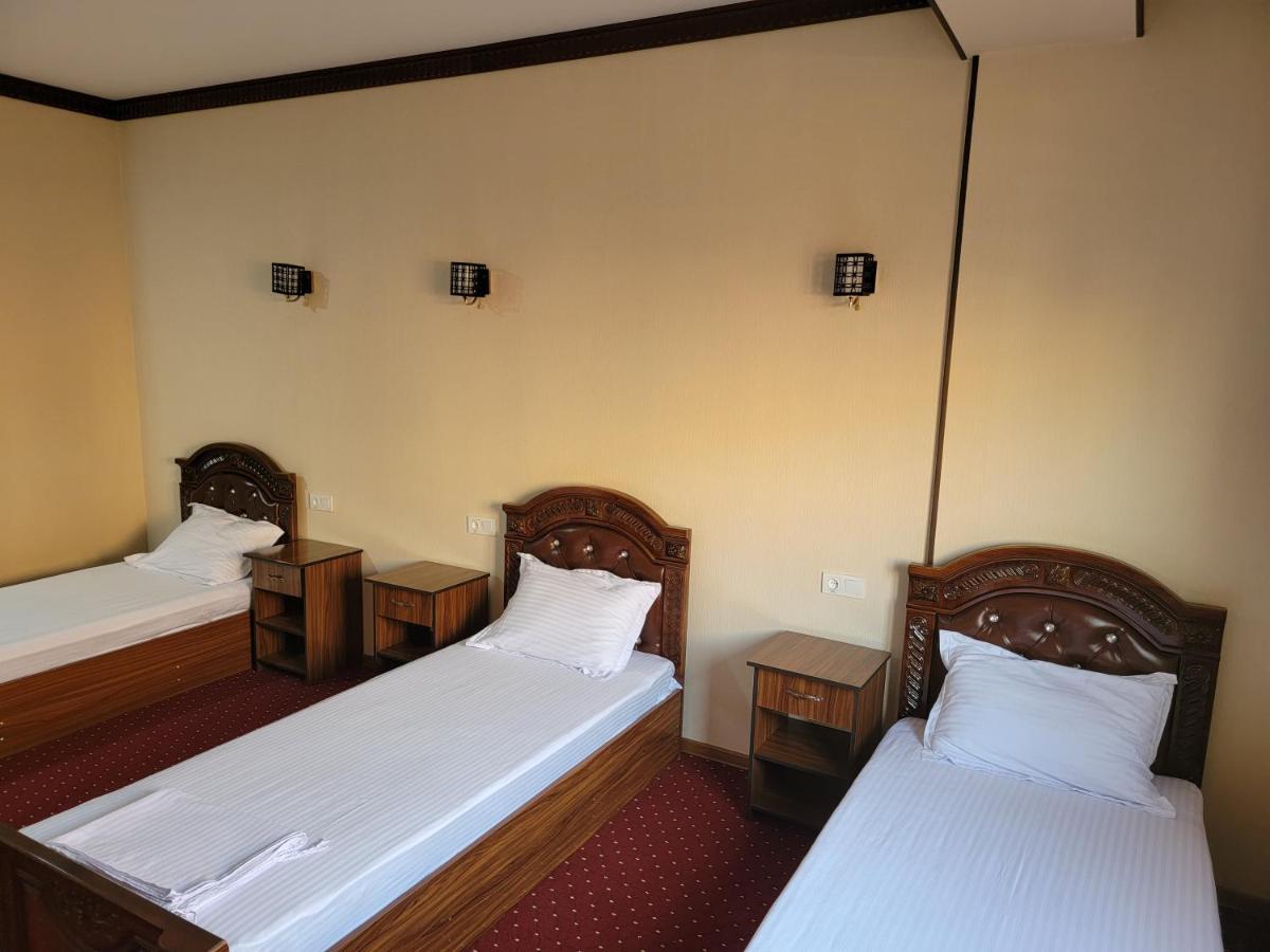 Hotel Mufarshox Bukhara Esterno foto