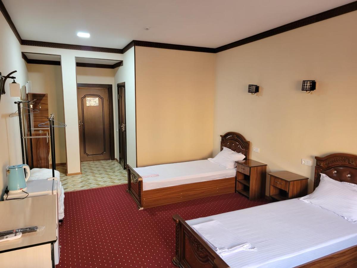Hotel Mufarshox Bukhara Esterno foto